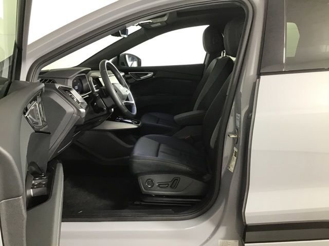 Certified 2024 Audi Q4 e-tron Premium Plus w/ Premium Plus image 9