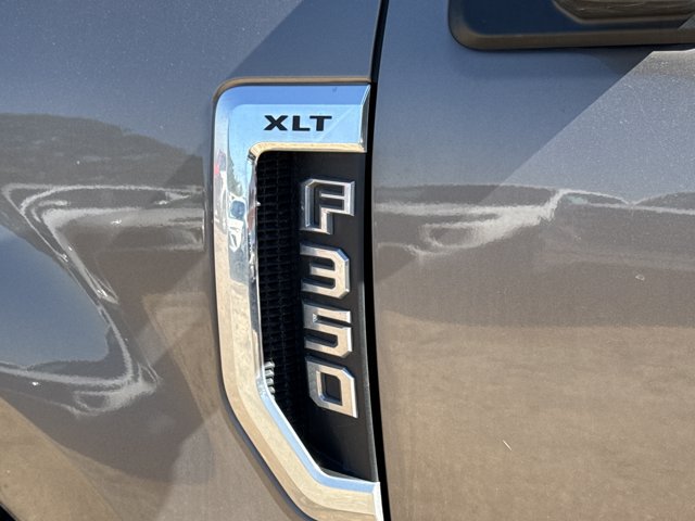 Used 2022 Ford F350 XLT w/ XLT Premium Package AWD/4WD image 3