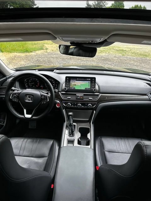 Used 2018 Honda Accord Touring image 24