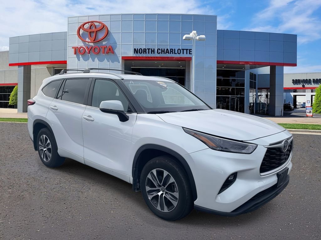 Used 2023 Toyota Highlander XLE