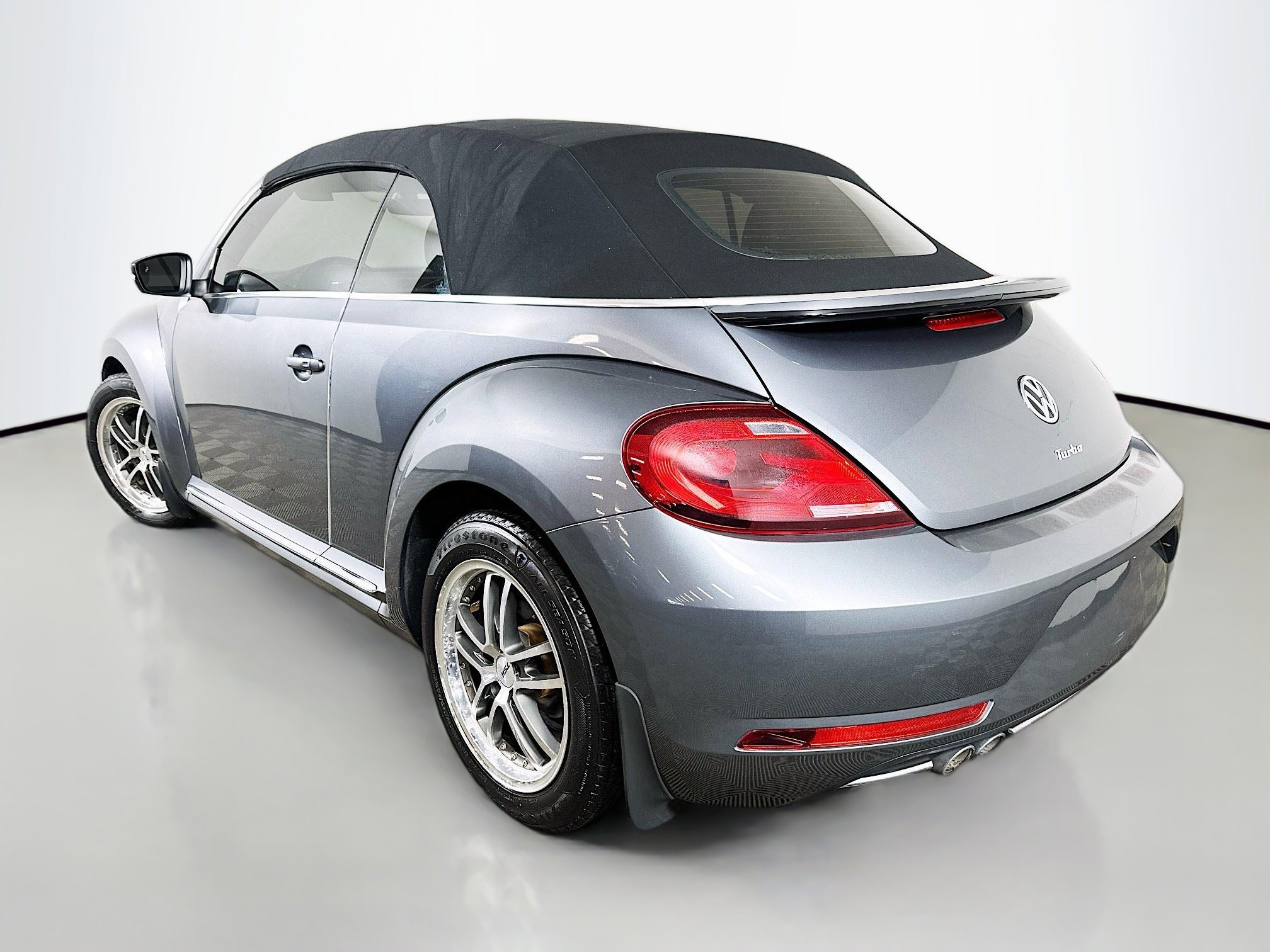 Used 2019 Volkswagen Beetle 2.0T SE FWD image 5