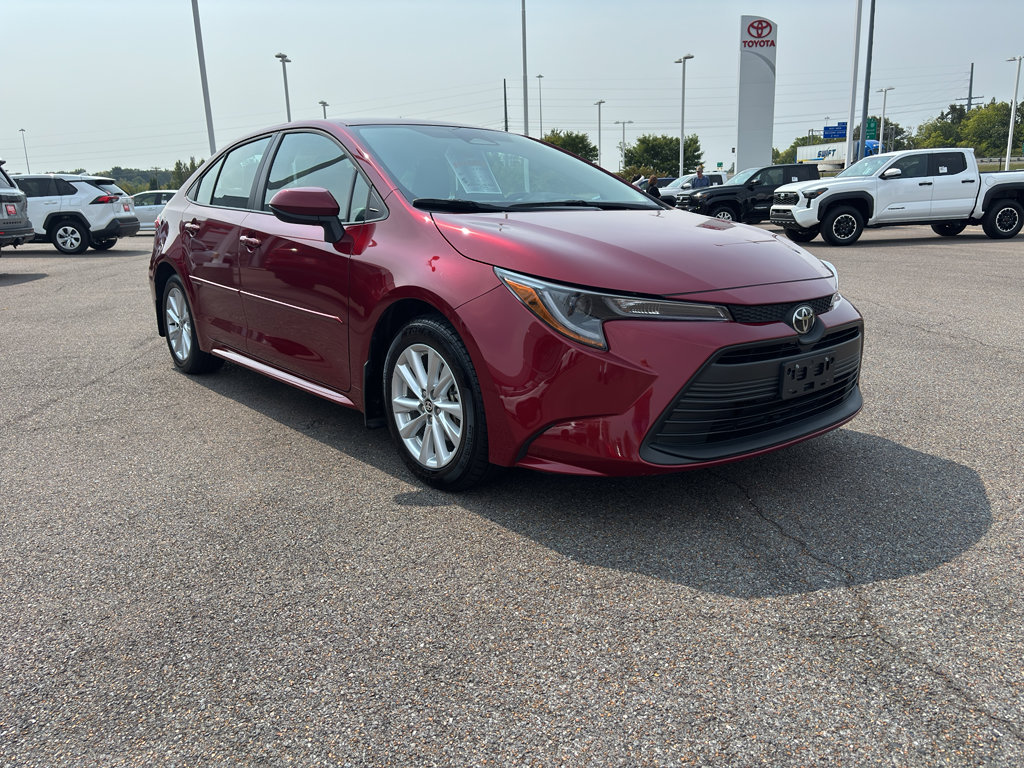 Used 2025 Toyota Corolla LE image 7