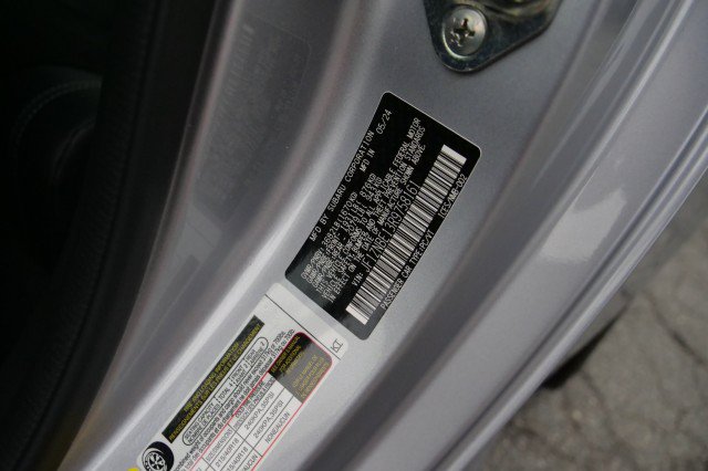Used 2024 Toyota GR86 Premium RWD image 37