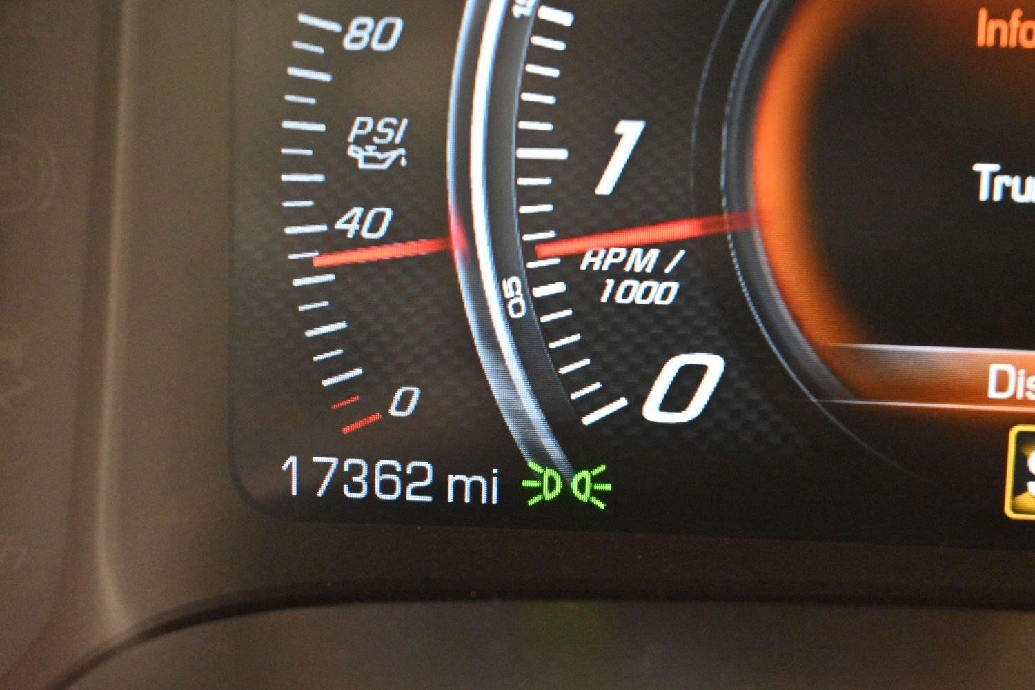 Used 2019 Chevrolet Corvette Stingray Coupe w/ Carbon Flash Badge Package RWD image 19