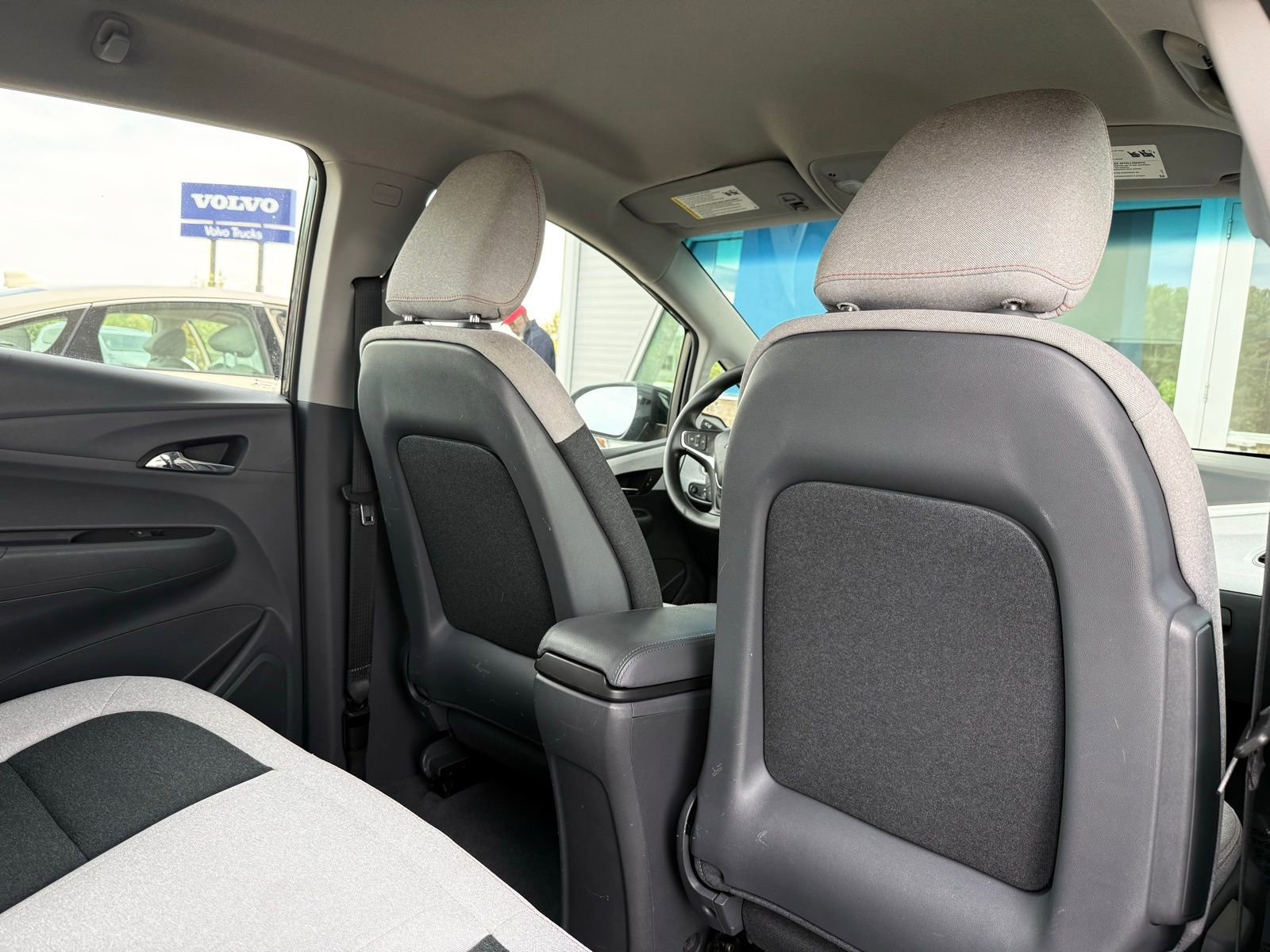 Used 2018 Chevrolet Bolt LT FWD image 22