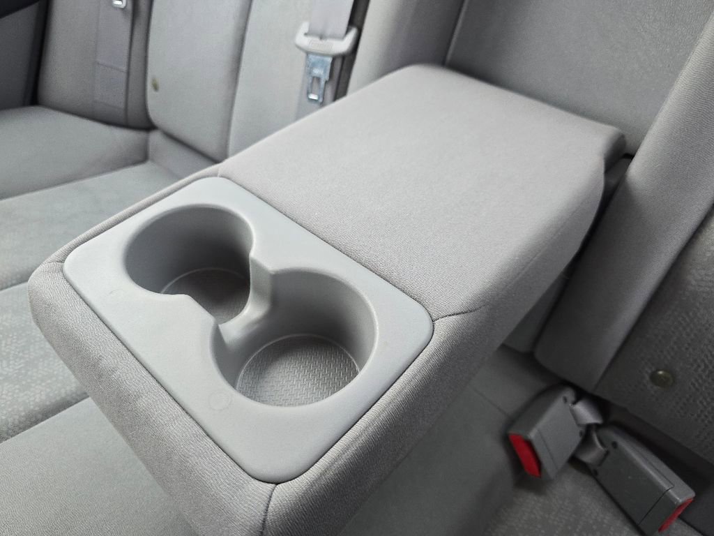 Used 2010 Hyundai Elantra GLS image 29