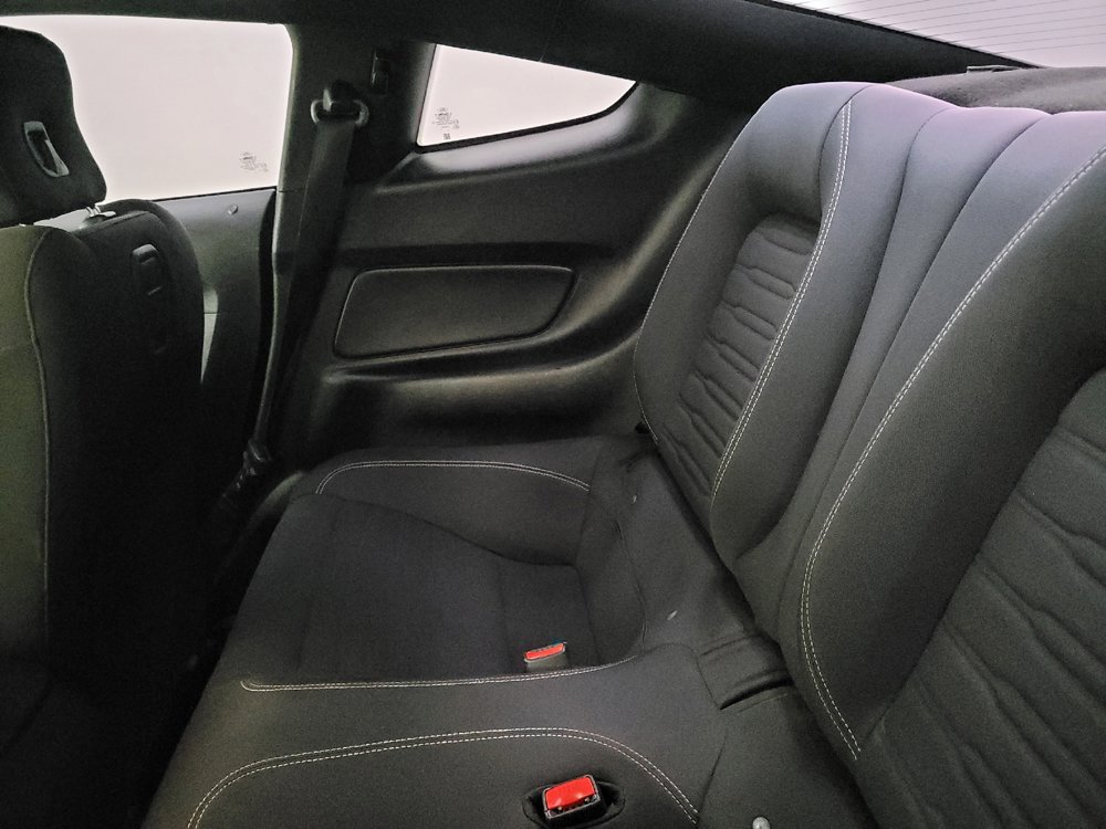 Used 2017 Ford Mustang Coupe RWD image 18