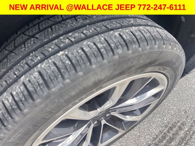 Used 2023 Jeep Wagoneer Series III w/ Premium Group I RWD image 9