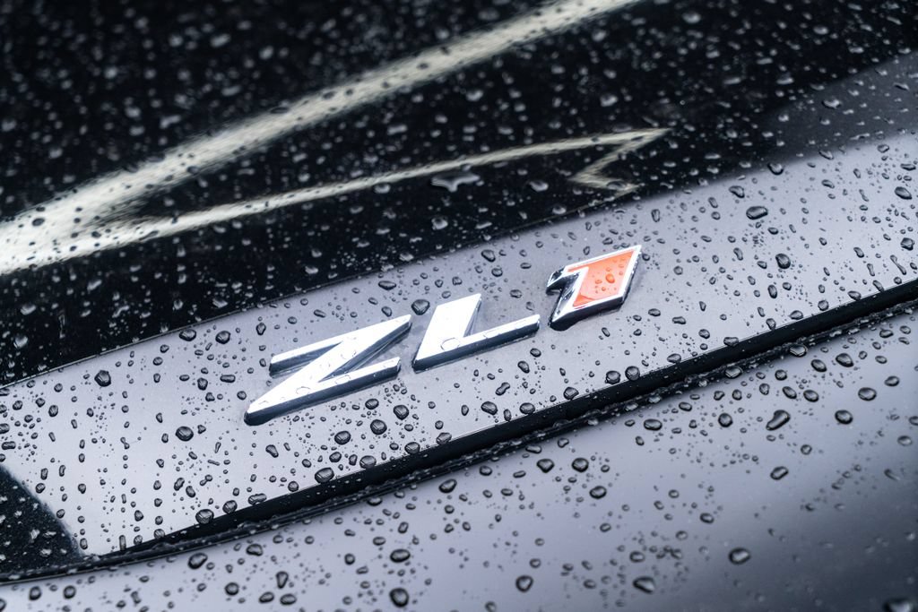 Used 2018 Chevrolet Camaro ZL1 RWD image 3