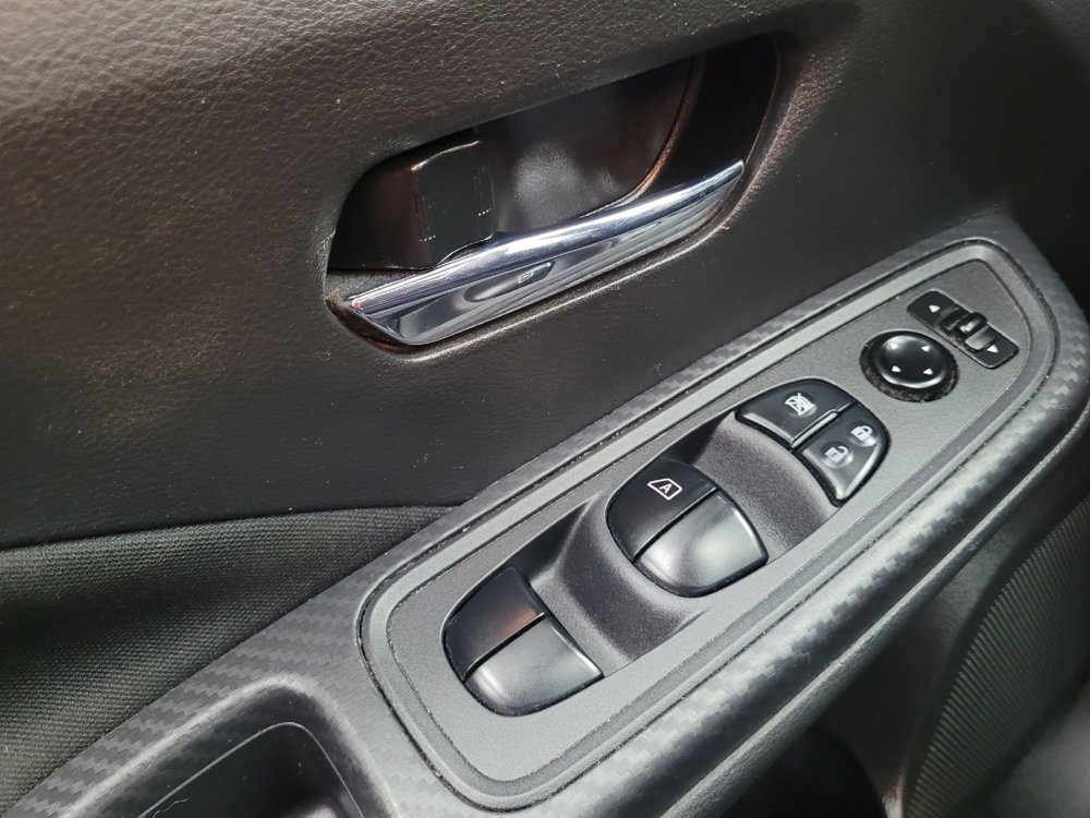 Used 2021 Nissan Versa SV FWD image 27
