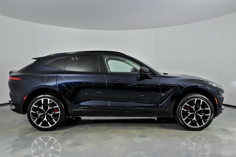 Used 2022 Aston Martin DBX AWD/4WD image 13