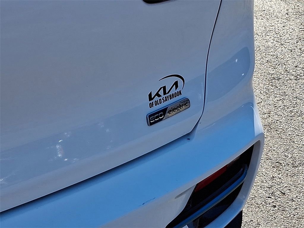 Used 2022 Kia Niro EX image 29