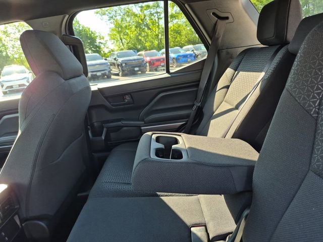 Used 2025 Toyota 4Runner SR5 AWD/4WD image 28