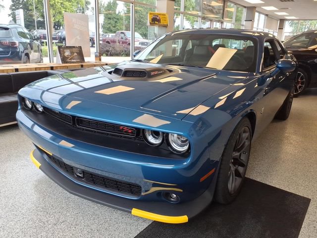 Used 2023 Dodge Challenger R/T Scat Pack w/ Plus Package RWD image 3