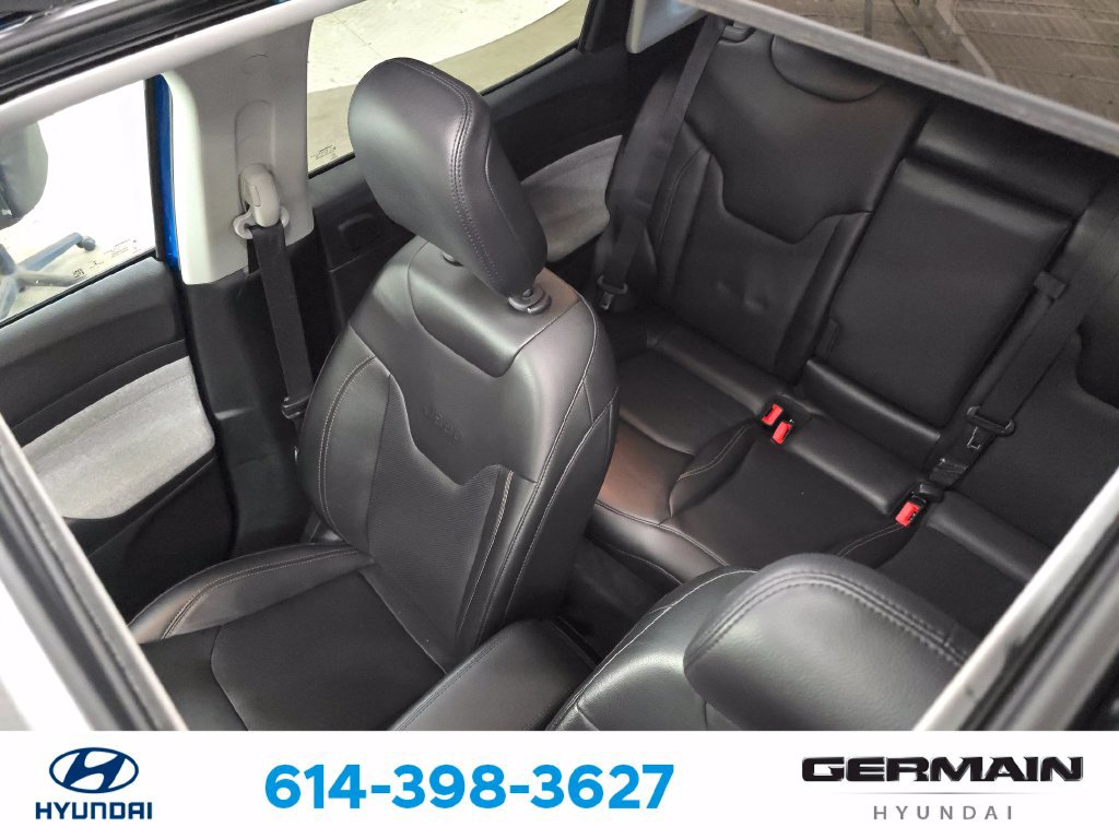 Used 2022 Jeep Compass Latitude w/ Sun and Sound Group AWD/4WD image 22