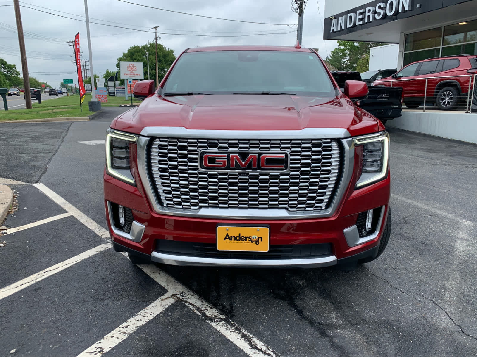 Used 2024 GMC Yukon Denali AWD/4WD image 2