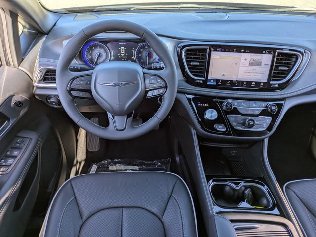 New 2026 Chrysler Pacifica Limited w/ S Appearance Package FWD image 16