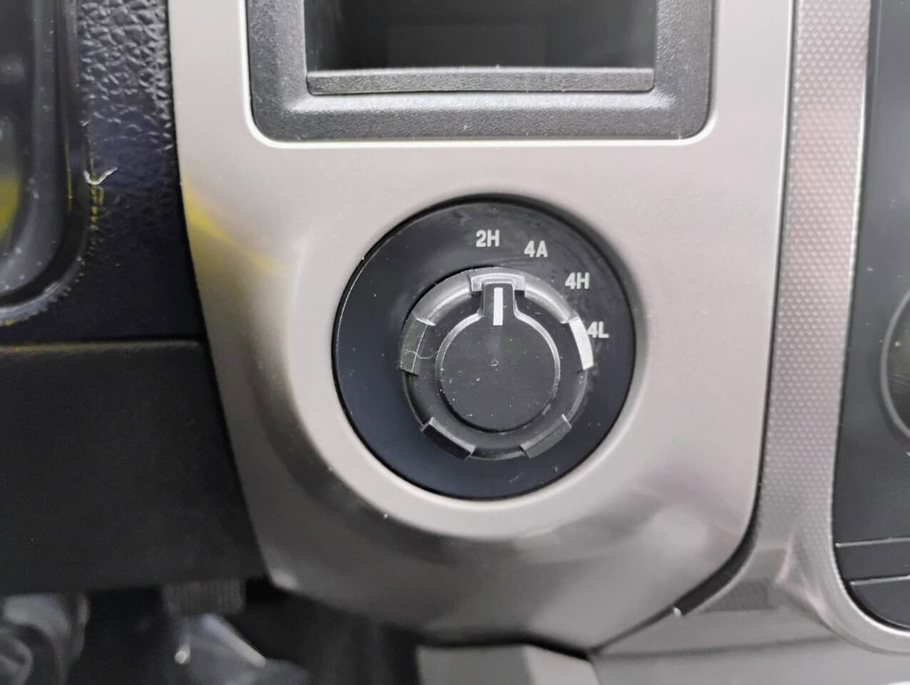 Used 2016 Ford Expedition EL XLT image 28