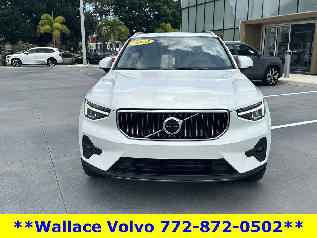 Used 2023 Volvo XC40 B5 Plus w/ Protection Package Premier AWD/4WD image 3