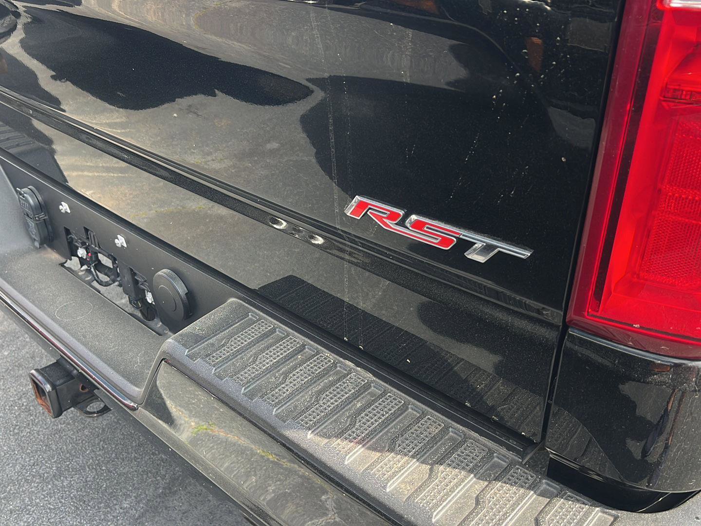 Used 2023 Chevrolet Silverado 1500 RST w/ Convenience Package II image 9