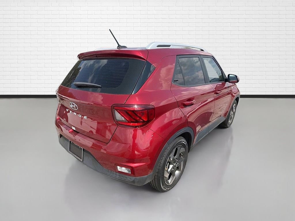Used 2024 Hyundai Venue SEL FWD image 9