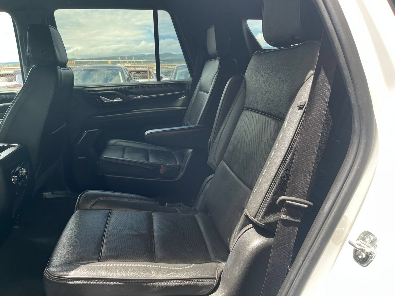 Used 2023 GMC Yukon Denali AWD/4WD image 26