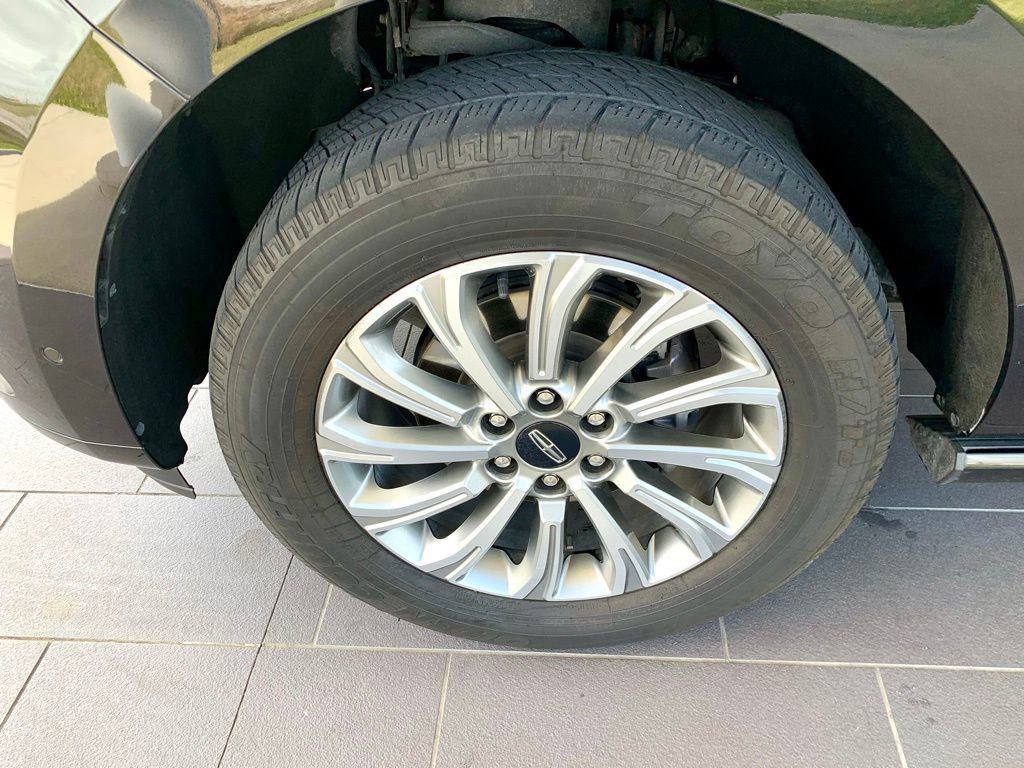 Used 2024 Lincoln Navigator L Premiere image 10