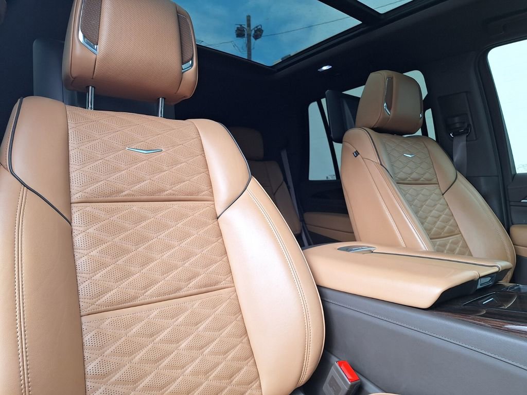 Used 2023 Cadillac Escalade Sport w/ Touring Package image 34