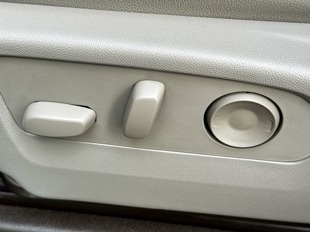 Used 2024 GMC Sierra 3500 SLT image 24