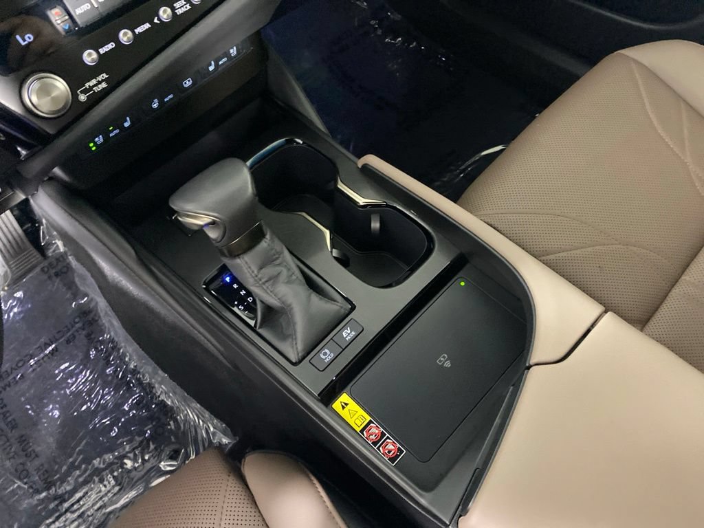 Used 2025 Lexus ES 300h Ultra Luxury FWD image 22