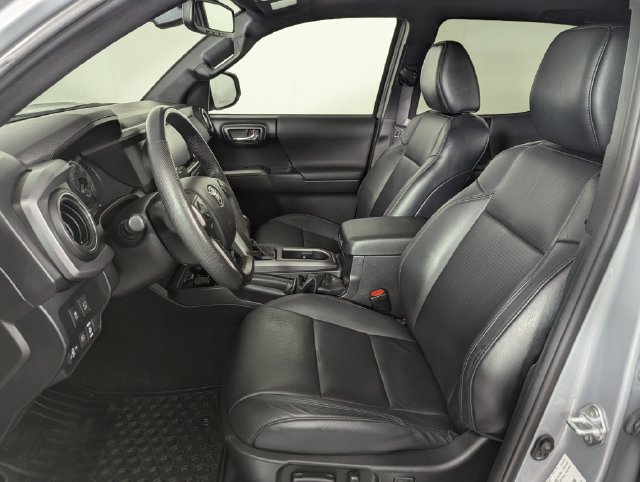 Used 2021 Toyota Tacoma TRD Off-Road AWD/4WD image 16