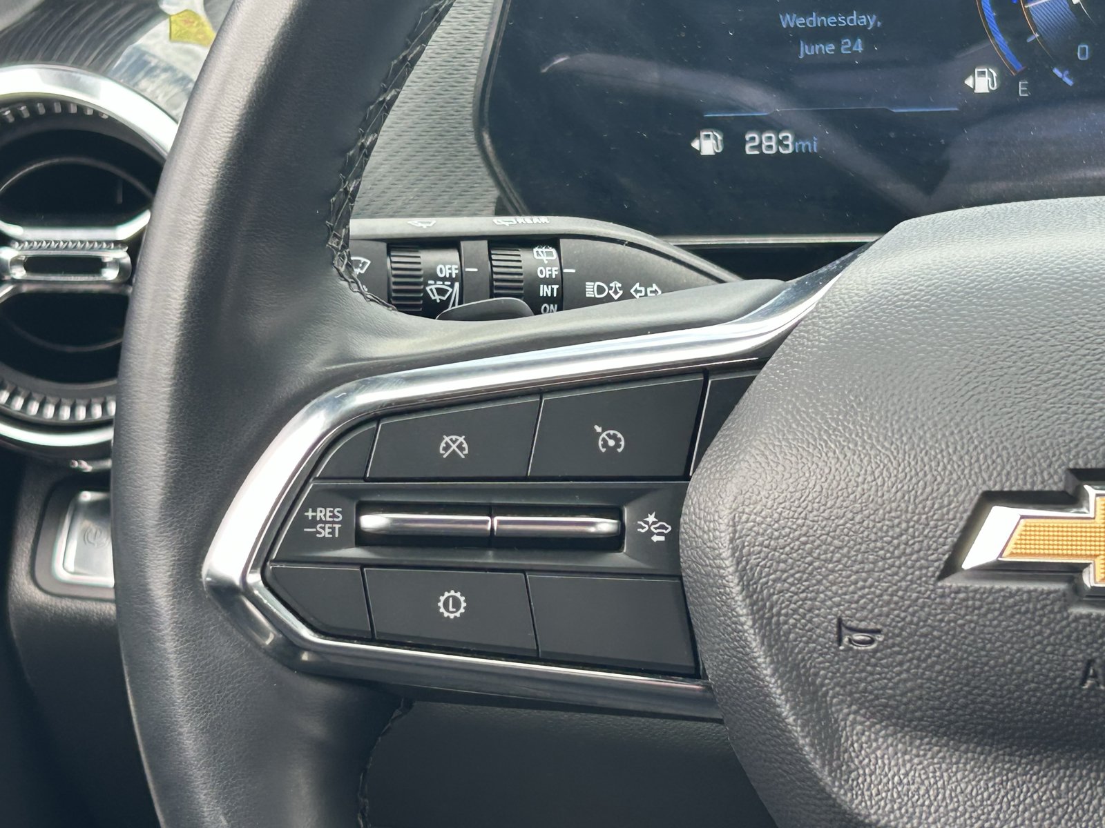 Used 2025 Chevrolet Equinox LT FWD image 24