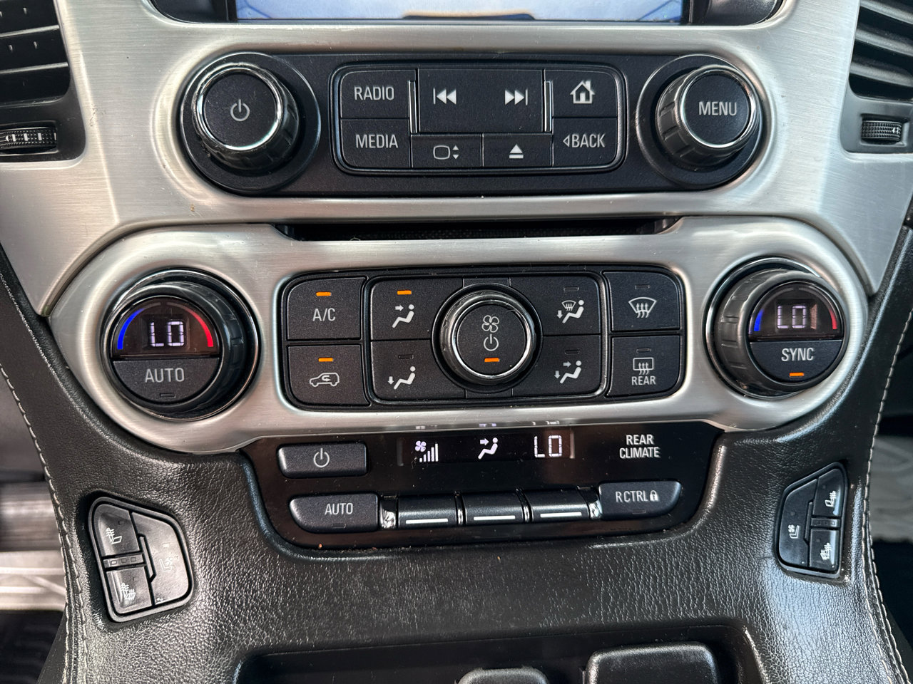 Used 2017 GMC Yukon XL SLT image 28