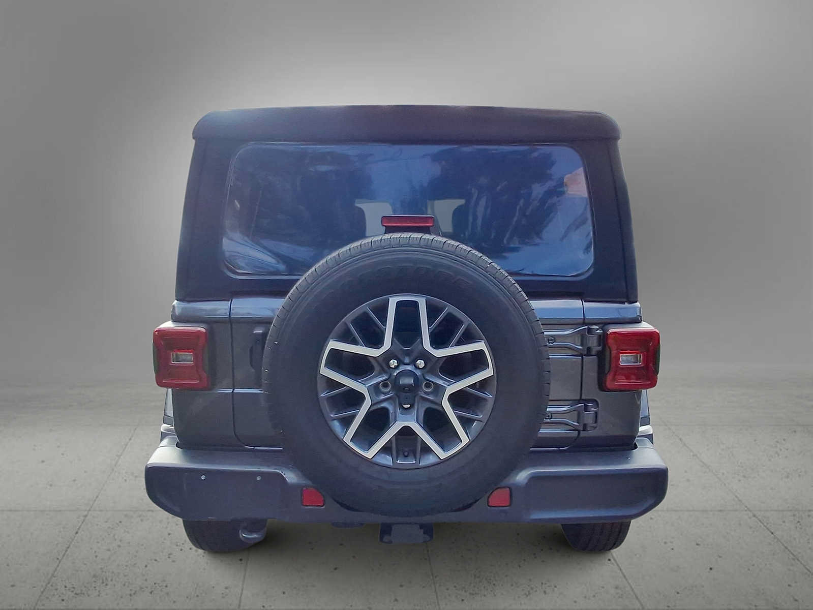 Used 2024 Jeep Wrangler Unlimited Sahara w/ Technology Group AWD/4WD image 7
