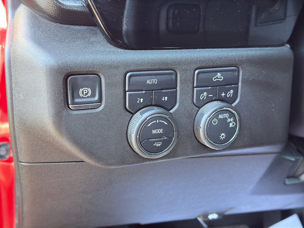 Used 2025 Chevrolet Silverado 1500 LT image 11