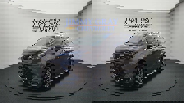 Used 2024 Toyota Sienna XLE image 7