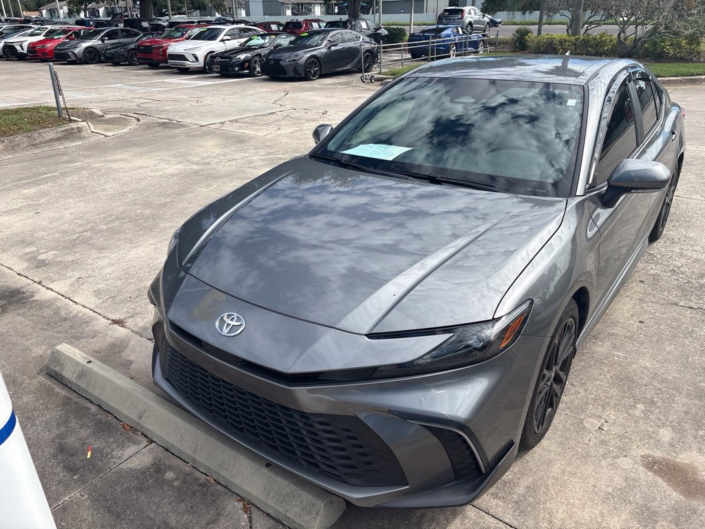 Used 2026 Toyota Camry SE FWD image 1