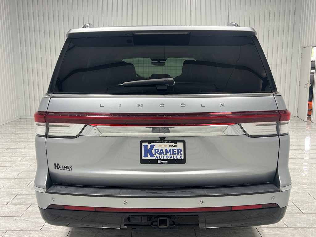 Used 2023 Lincoln Navigator L Reserve image 4