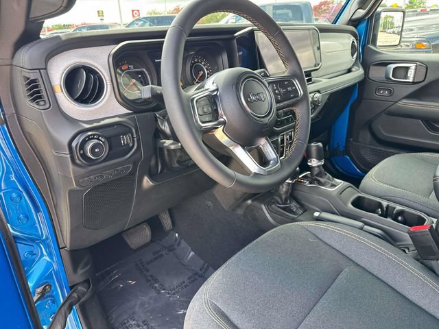 Used 2024 Jeep Wrangler Unlimited Sahara AWD/4WD image 24