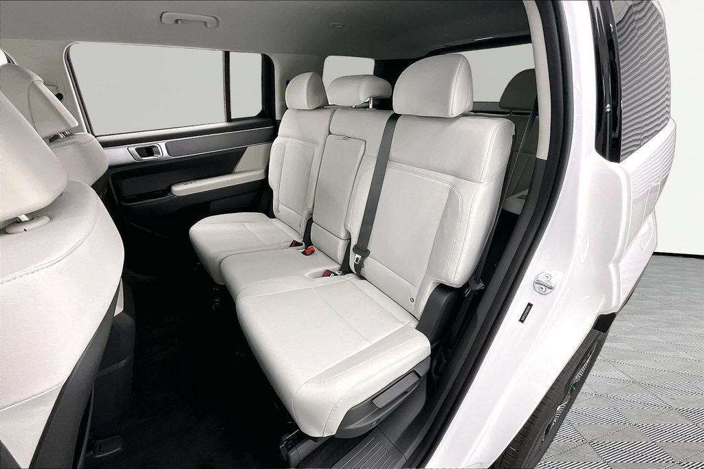 Used 2026 Hyundai Santa Fe SE FWD image 26