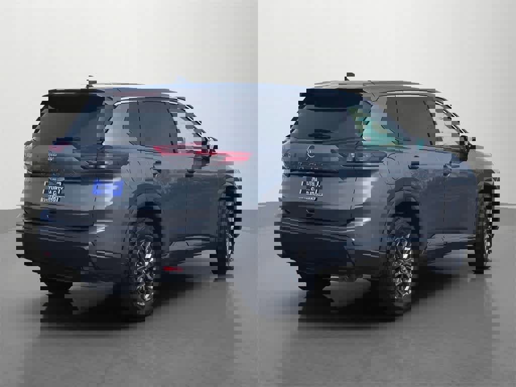 Used 2024 Nissan Rogue S image 6