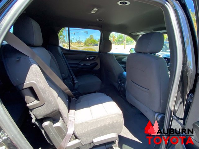 Used 2023 Chevrolet Traverse LT FWD image 18