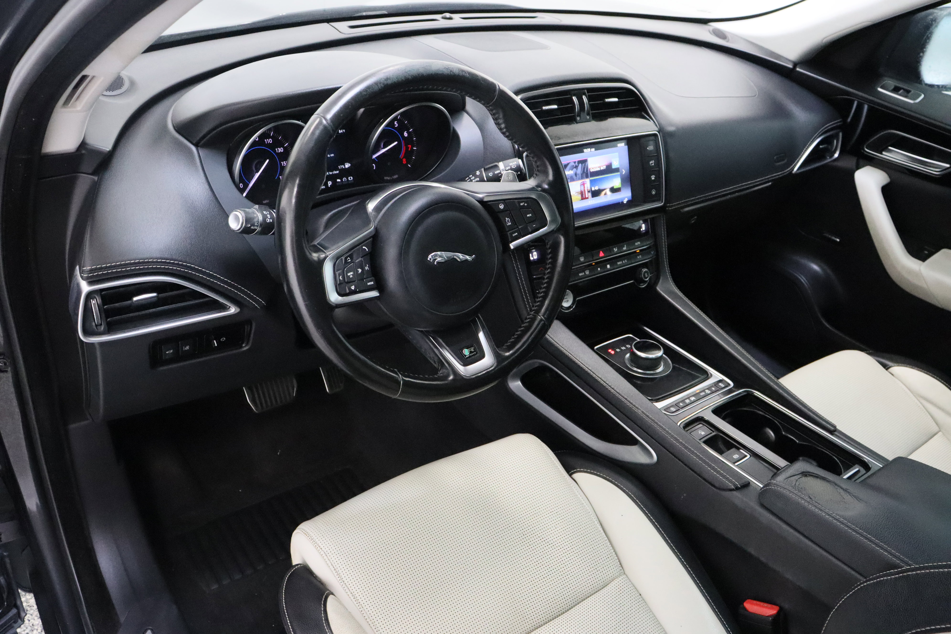 Used 2018 Jaguar F-PACE R-Sport AWD/4WD image 13
