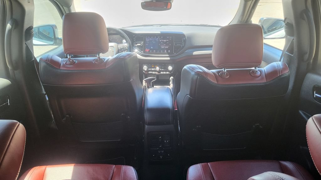 Used 2023 Dodge Durango SRT AWD/4WD image 32