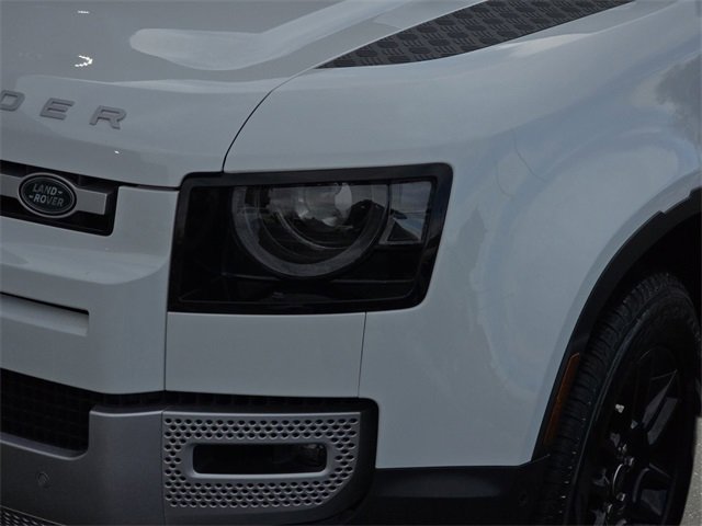 Used 2025 Land Rover Defender 110 S image 32