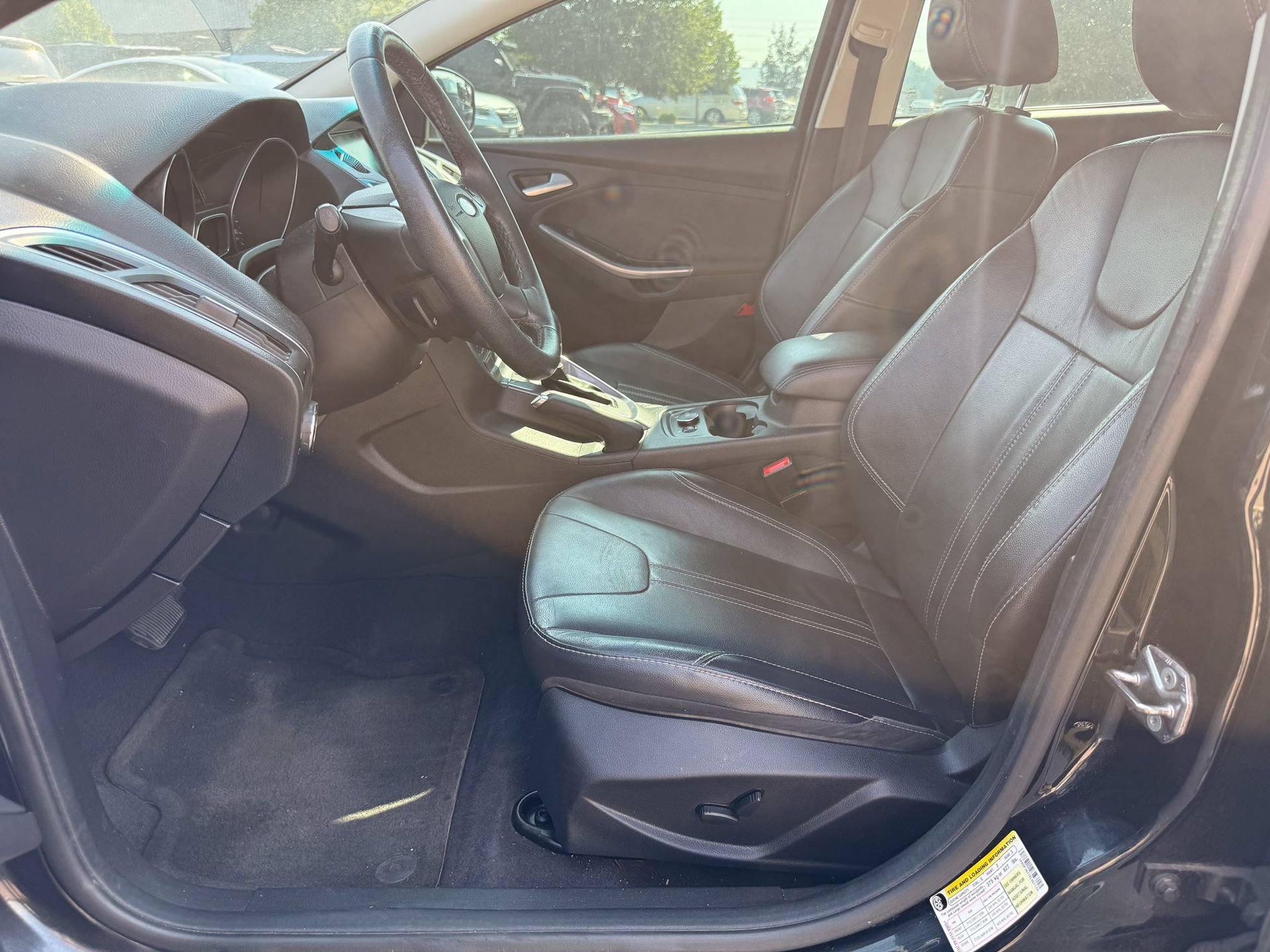Used 2014 Ford Focus Titanium FWD image 8