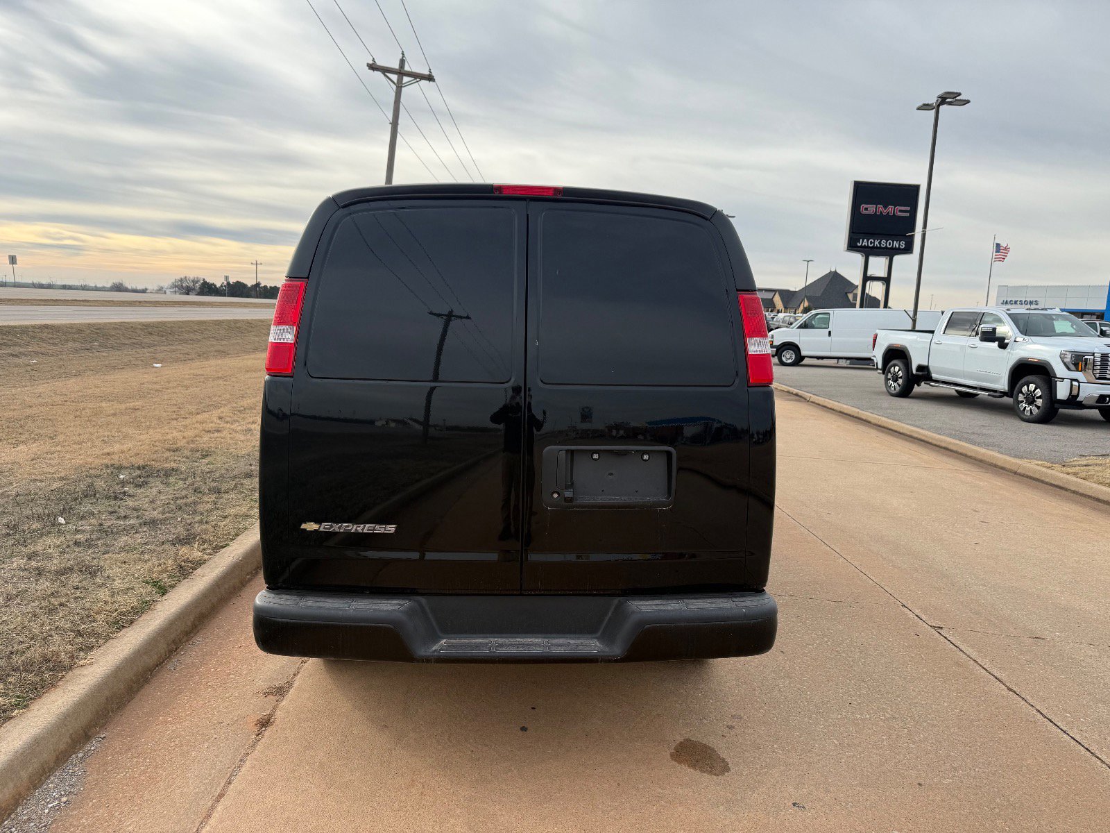 New 2025 Chevrolet Express 3500 Extended w/ Driver Convenience Package RWD image 4