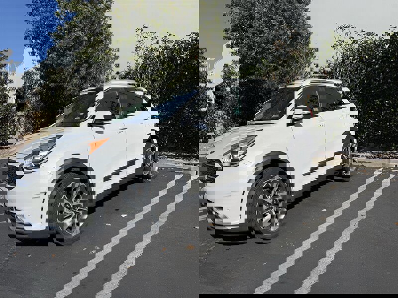 Used 2017 Kia Niro Touring w/ Advanced Technology Package image 3