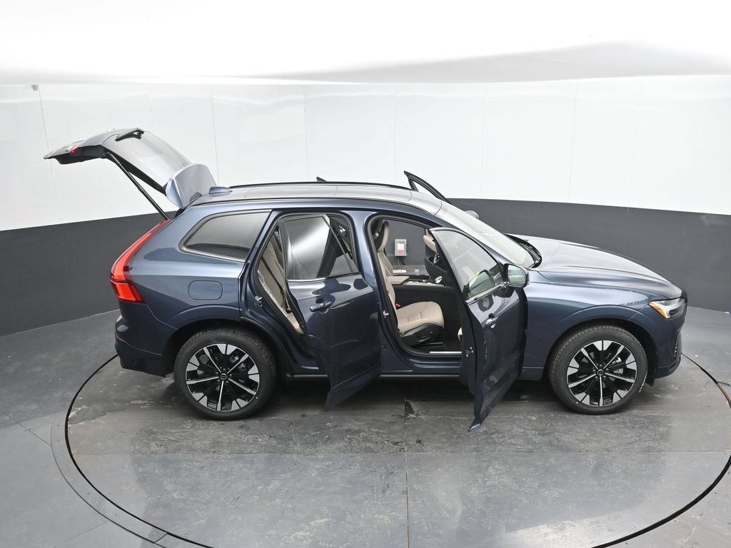 New 2026 Volvo XC60 B5 Plus w/ Climate Package AWD/4WD image 47