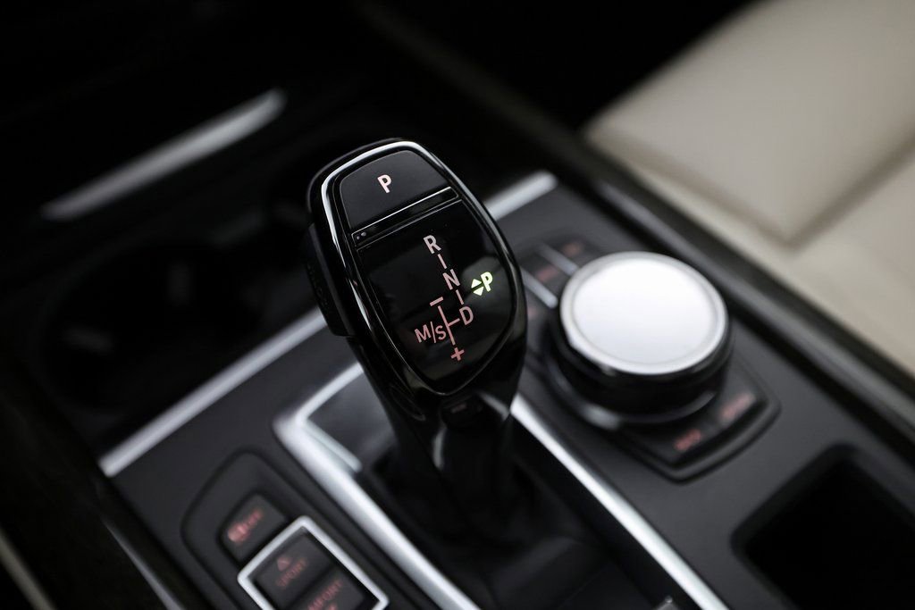 Used 2018 BMW X5 xDrive50i w/ M Sport Package image 25